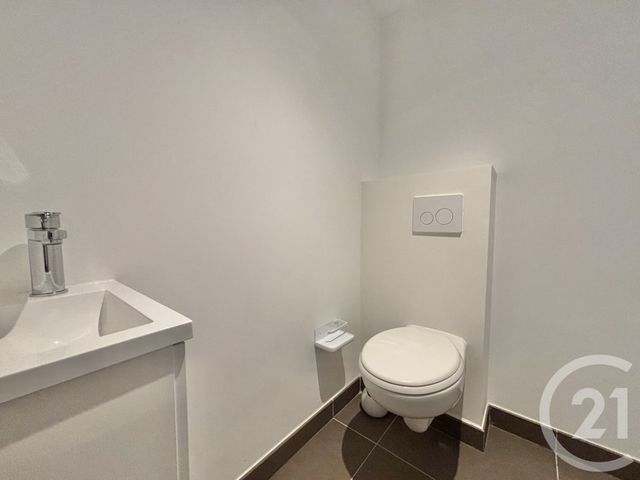 Appartement F3 à louer - 3 pièces - 55.21 m2 - ROQUEBRUNE CAP MARTIN - 06 - PROVENCE-ALPES-COTE-D-AZUR - Century 21 Agence Molière