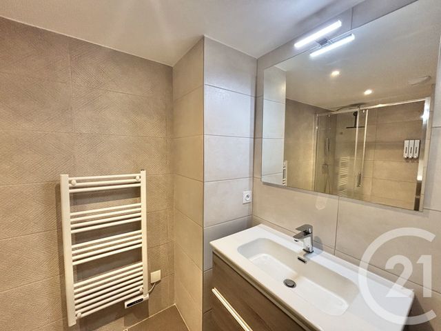 Appartement F3 à louer - 3 pièces - 55.21 m2 - ROQUEBRUNE CAP MARTIN - 06 - PROVENCE-ALPES-COTE-D-AZUR - Century 21 Agence Molière