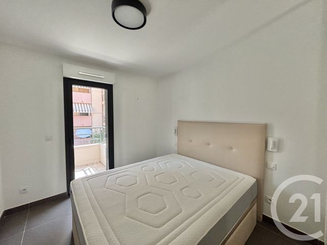Appartement F3 à louer - 3 pièces - 55.21 m2 - ROQUEBRUNE CAP MARTIN - 06 - PROVENCE-ALPES-COTE-D-AZUR - Century 21 Agence Molière