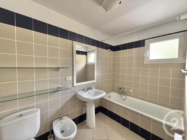 Appartement F2 à louer - 2 pièces - 57.04 m2 - BEAUSOLEIL - 06 - PROVENCE-ALPES-COTE-D-AZUR - Century 21 Agence Molière