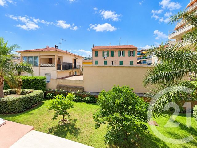 Appartement F3 à vendre - 3 pièces - 66.82 m2 - ROQUEBRUNE CAP MARTIN - 06 - PROVENCE-ALPES-COTE-D-AZUR - Century 21 Agence Molière