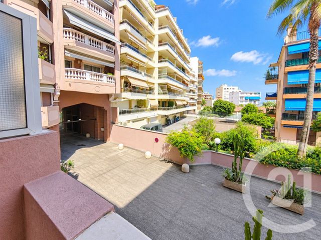 Appartement F3 à vendre - 3 pièces - 66.82 m2 - ROQUEBRUNE CAP MARTIN - 06 - PROVENCE-ALPES-COTE-D-AZUR - Century 21 Agence Molière