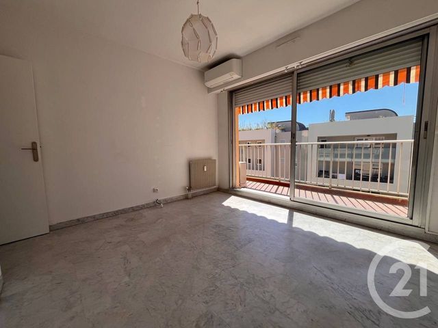 Appartement F3 à vendre - 3 pièces - 56.69 m2 - ROQUEBRUNE CAP MARTIN - 06 - PROVENCE-ALPES-COTE-D-AZUR - Century 21 Agence Molière