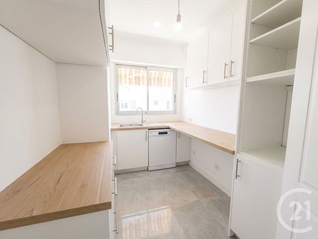 Appartement F3 à vendre - 3 pièces - 56.69 m2 - ROQUEBRUNE CAP MARTIN - 06 - PROVENCE-ALPES-COTE-D-AZUR - Century 21 Agence Molière