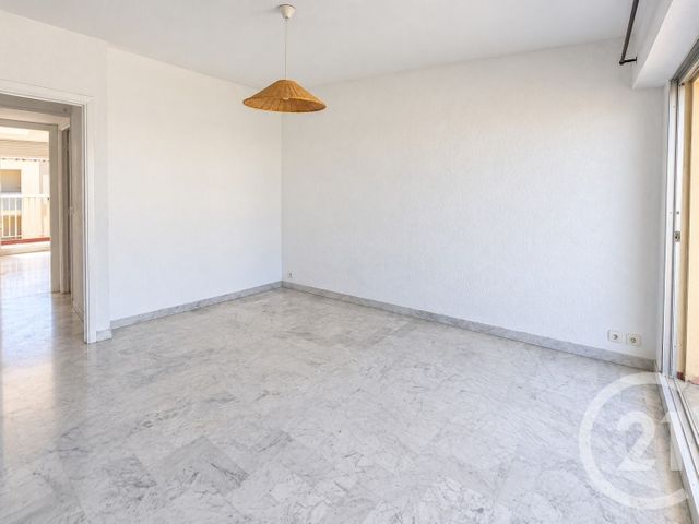 Appartement F3 à vendre - 3 pièces - 56.69 m2 - ROQUEBRUNE CAP MARTIN - 06 - PROVENCE-ALPES-COTE-D-AZUR - Century 21 Agence Molière