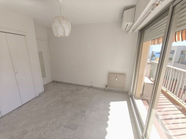 Appartement F3 à vendre - 3 pièces - 56.69 m2 - ROQUEBRUNE CAP MARTIN - 06 - PROVENCE-ALPES-COTE-D-AZUR - Century 21 Agence Molière