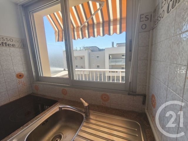 Appartement F3 à vendre - 3 pièces - 56.69 m2 - ROQUEBRUNE CAP MARTIN - 06 - PROVENCE-ALPES-COTE-D-AZUR - Century 21 Agence Molière
