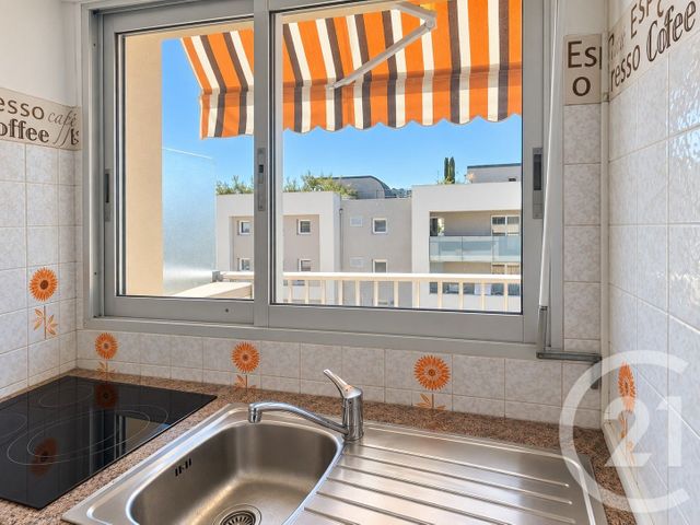 Appartement F3 à vendre - 3 pièces - 56.69 m2 - ROQUEBRUNE CAP MARTIN - 06 - PROVENCE-ALPES-COTE-D-AZUR - Century 21 Agence Molière