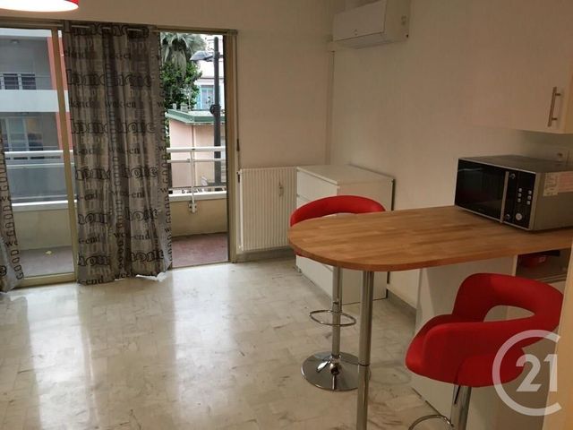 Appartement Studio à louer - 1 pièce - 25.97 m2 - ROQUEBRUNE CAP MARTIN - 06 - PROVENCE-ALPES-COTE-D-AZUR - Century 21 Agence Molière