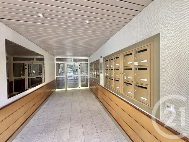 Appartement F2 à louer - 2 pièces - 54.38 m2 - MENTON - 06 - PROVENCE-ALPES-COTE-D-AZUR - Century 21 Agence Molière