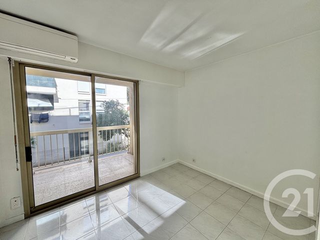 Appartement F2 à louer - 2 pièces - 54.38 m2 - MENTON - 06 - PROVENCE-ALPES-COTE-D-AZUR - Century 21 Agence Molière