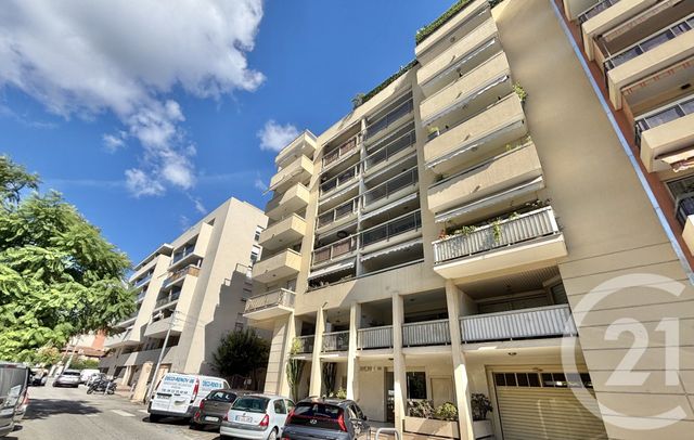 Appartement F2 à louer - 2 pièces - 54.38 m2 - MENTON - 06 - PROVENCE-ALPES-COTE-D-AZUR - Century 21 Agence Molière
