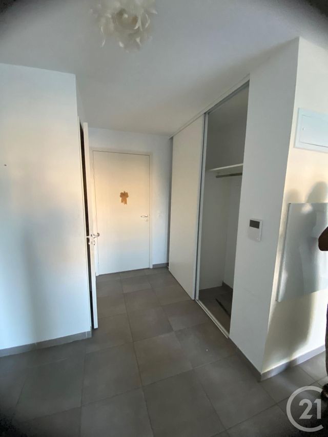 Appartement T3 à louer - 3 pièces - 54.71 m2 - FREJUS - 83 - PROVENCE-ALPES-COTE-D-AZUR - Century 21 Agence Molière