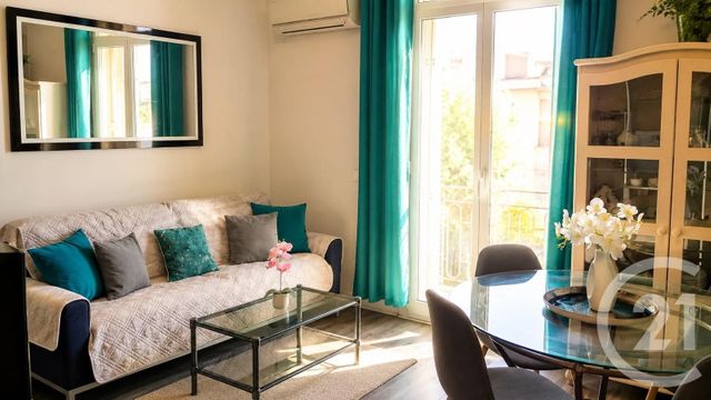 Appartement F3 à louer - 3 pièces - 49.31 m2 - ROQUEBRUNE CAP MARTIN - 06 - PROVENCE-ALPES-COTE-D-AZUR - Century 21 Agence Molière