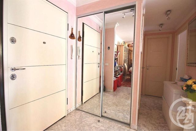 Afficher la photo en grand Appartement F2 à vendre - 2 pièces - 55.15 m2 - ROQUEBRUNE CAP MARTIN - 06 - PROVENCE-ALPES-COTE-D-AZUR - Century 21 Agence Molière