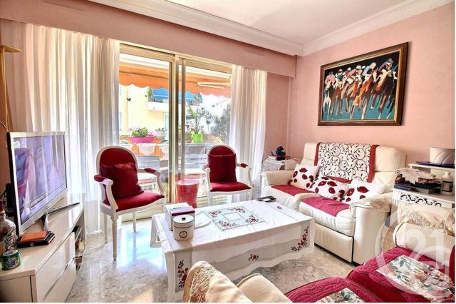 Afficher la photo en grand Appartement F2 à vendre - 2 pièces - 55.15 m2 - ROQUEBRUNE CAP MARTIN - 06 - PROVENCE-ALPES-COTE-D-AZUR - Century 21 Agence Molière