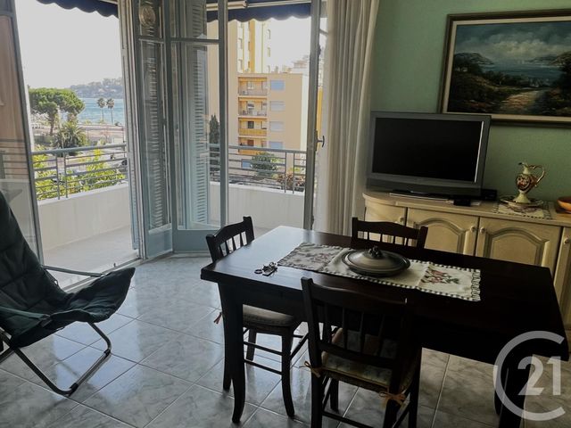 Afficher la photo en grand Appartement F3 à vendre - 3 pièces - 52.64 m2 - ROQUEBRUNE CAP MARTIN - 06 - PROVENCE-ALPES-COTE-D-AZUR - Century 21 Agence Molière