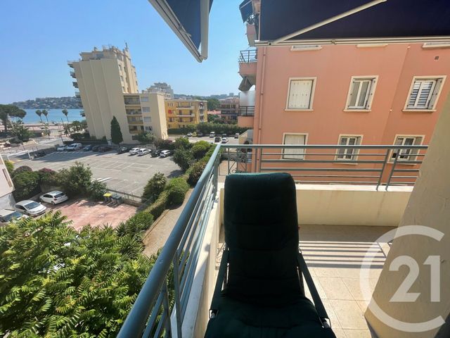 Appartement F3 à vendre - 3 pièces - 52.64 m2 - ROQUEBRUNE CAP MARTIN - 06 - PROVENCE-ALPES-COTE-D-AZUR - Century 21 Agence Molière