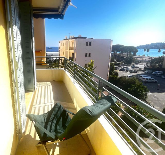 Afficher la photo en grand Appartement F3 à vendre - 3 pièces - 52.64 m2 - ROQUEBRUNE CAP MARTIN - 06 - PROVENCE-ALPES-COTE-D-AZUR - Century 21 Agence Molière