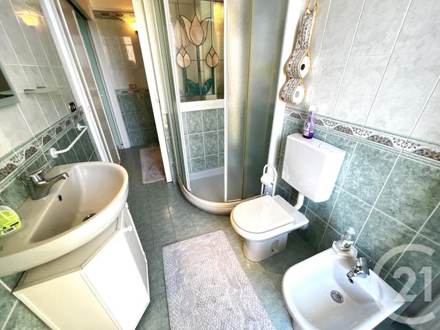 Afficher la photo en grand Appartement F3 à vendre - 3 pièces - 52.64 m2 - ROQUEBRUNE CAP MARTIN - 06 - PROVENCE-ALPES-COTE-D-AZUR - Century 21 Agence Molière