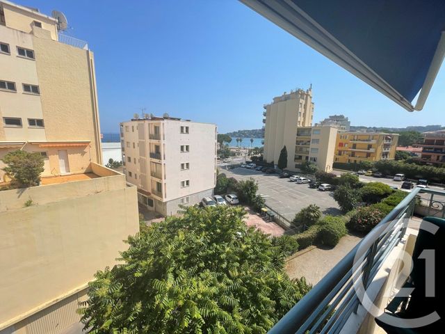 Appartement F3 à vendre - 3 pièces - 52.64 m2 - ROQUEBRUNE CAP MARTIN - 06 - PROVENCE-ALPES-COTE-D-AZUR - Century 21 Agence Molière