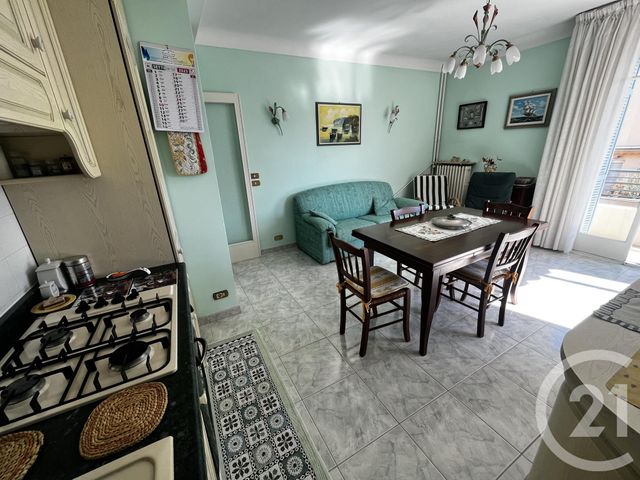 Afficher la photo en grand Appartement F3 à vendre - 3 pièces - 52.64 m2 - ROQUEBRUNE CAP MARTIN - 06 - PROVENCE-ALPES-COTE-D-AZUR - Century 21 Agence Molière