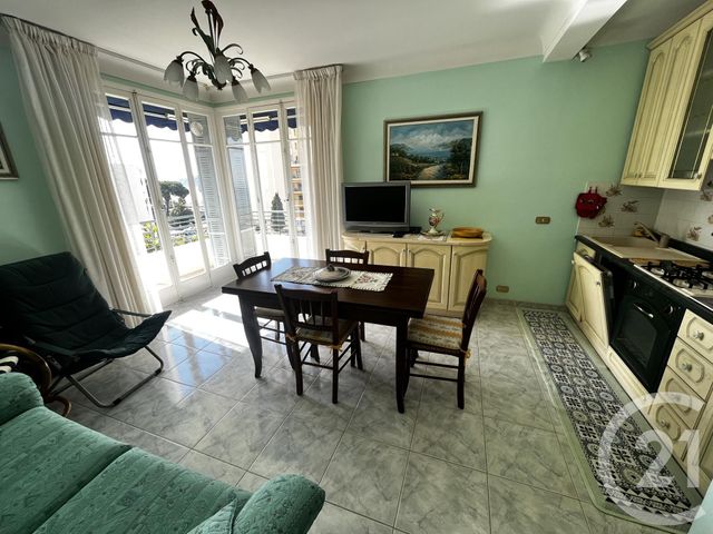 Afficher la photo en grand Appartement F3 à vendre - 3 pièces - 52.64 m2 - ROQUEBRUNE CAP MARTIN - 06 - PROVENCE-ALPES-COTE-D-AZUR - Century 21 Agence Molière