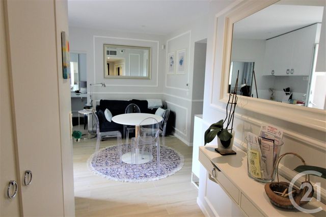 Afficher la photo en grand Appartement F2 à vendre - 2 pièces - 29.0 m2 - MENTON - 06 - PROVENCE-ALPES-COTE-D-AZUR - Century 21 Agence Molière