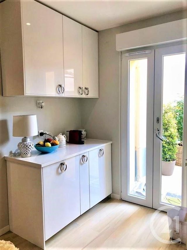 Afficher la photo en grand Appartement F2 à vendre - 2 pièces - 29.0 m2 - MENTON - 06 - PROVENCE-ALPES-COTE-D-AZUR - Century 21 Agence Molière