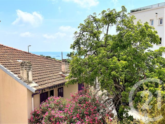 Appartement F1 à vendre - 1 pièce - 27.0 m2 - ROQUEBRUNE CAP MARTIN - 06 - PROVENCE-ALPES-COTE-D-AZUR - Century 21 Agence Molière