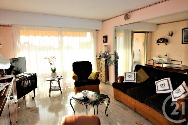 Afficher la photo en grand Appartement F3 à vendre - 3 pièces - 63.11 m2 - ROQUEBRUNE CAP MARTIN - 06 - PROVENCE-ALPES-COTE-D-AZUR - Century 21 Agence Molière