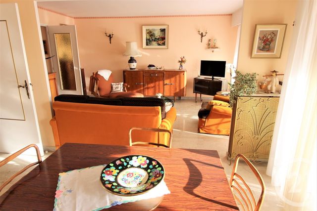 Afficher la photo en grand Appartement F3 à vendre - 3 pièces - 63.11 m2 - ROQUEBRUNE CAP MARTIN - 06 - PROVENCE-ALPES-COTE-D-AZUR - Century 21 Agence Molière