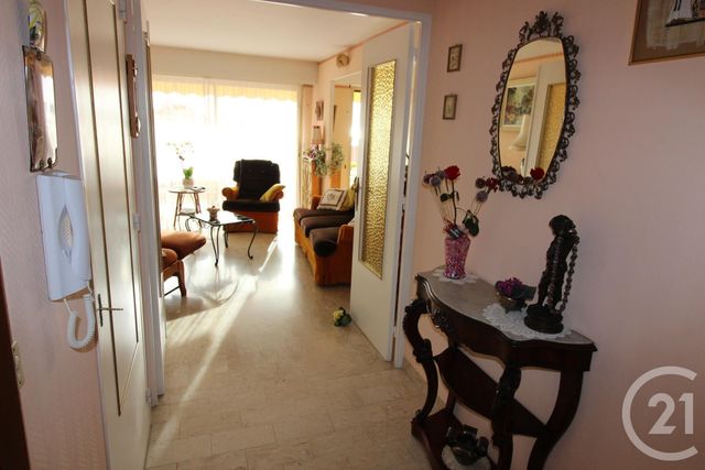 Afficher la photo en grand Appartement F3 à vendre - 3 pièces - 63.11 m2 - ROQUEBRUNE CAP MARTIN - 06 - PROVENCE-ALPES-COTE-D-AZUR - Century 21 Agence Molière