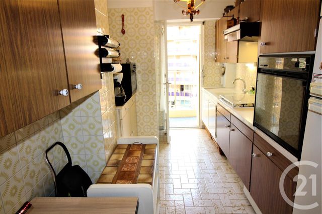 Afficher la photo en grand Appartement F3 à vendre - 3 pièces - 63.11 m2 - ROQUEBRUNE CAP MARTIN - 06 - PROVENCE-ALPES-COTE-D-AZUR - Century 21 Agence Molière