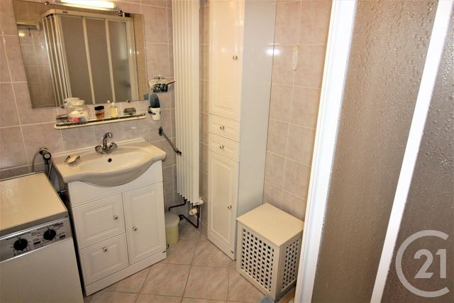 Afficher la photo en grand Appartement F3 à vendre - 3 pièces - 63.11 m2 - ROQUEBRUNE CAP MARTIN - 06 - PROVENCE-ALPES-COTE-D-AZUR - Century 21 Agence Molière
