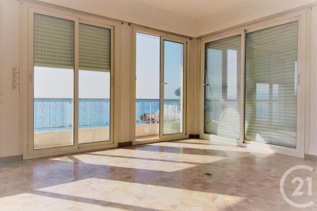 Afficher la photo en grand Appartement F3 à vendre - 3 pièces - 57.0 m2 - MENTON - 06 - PROVENCE-ALPES-COTE-D-AZUR - Century 21 Agence Molière