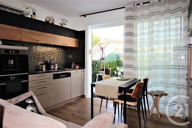 Afficher la photo en grand Appartement F2 à vendre - 2 pièces - 33.0 m2 - MENTON - 06 - PROVENCE-ALPES-COTE-D-AZUR - Century 21 Agence Molière