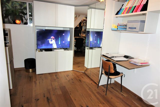 Afficher la photo en grand Appartement F2 à vendre - 2 pièces - 33.0 m2 - MENTON - 06 - PROVENCE-ALPES-COTE-D-AZUR - Century 21 Agence Molière