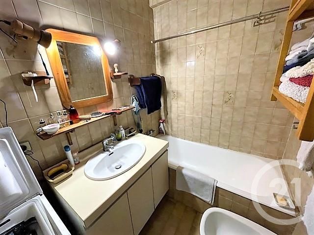 Afficher la photo en grand appartement à vendre - 2 pièces - 43.11 m2 - MENTON - 06 - PROVENCE-ALPES-COTE-D-AZUR - Century 21 Agence Molière