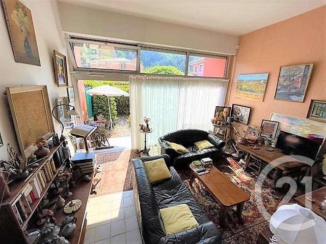Afficher la photo en grand appartement à vendre - 2 pièces - 43.11 m2 - MENTON - 06 - PROVENCE-ALPES-COTE-D-AZUR - Century 21 Agence Molière