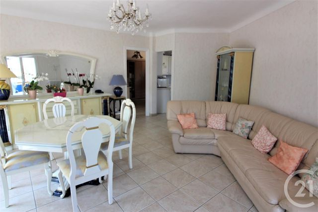 Afficher la photo en grand Appartement F3 à vendre - 3 pièces - 76.07 m2 - ROQUEBRUNE CAP MARTIN - 06 - PROVENCE-ALPES-COTE-D-AZUR - Century 21 Agence Molière