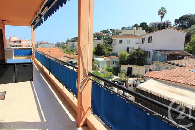 Afficher la photo en grand Appartement F3 à vendre - 3 pièces - 76.07 m2 - ROQUEBRUNE CAP MARTIN - 06 - PROVENCE-ALPES-COTE-D-AZUR - Century 21 Agence Molière