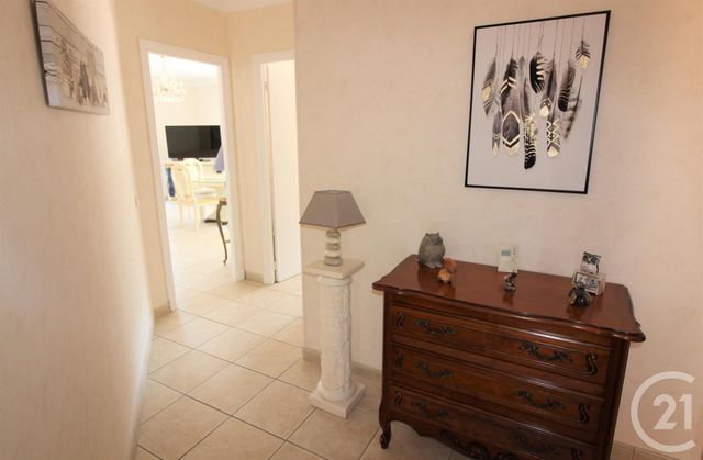 Afficher la photo en grand Appartement F3 à vendre - 3 pièces - 76.07 m2 - ROQUEBRUNE CAP MARTIN - 06 - PROVENCE-ALPES-COTE-D-AZUR - Century 21 Agence Molière
