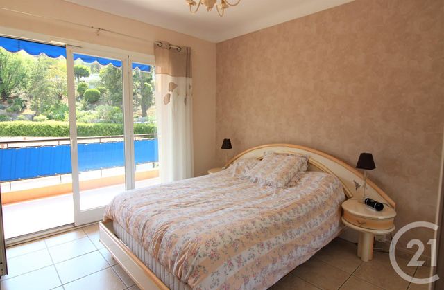 Afficher la photo en grand Appartement F3 à vendre - 3 pièces - 76.07 m2 - ROQUEBRUNE CAP MARTIN - 06 - PROVENCE-ALPES-COTE-D-AZUR - Century 21 Agence Molière