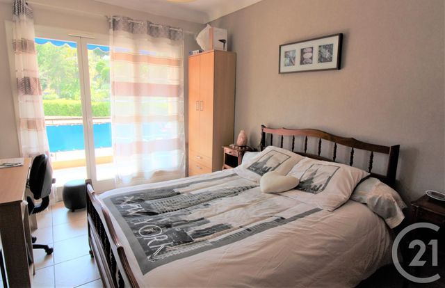 Afficher la photo en grand Appartement F3 à vendre - 3 pièces - 76.07 m2 - ROQUEBRUNE CAP MARTIN - 06 - PROVENCE-ALPES-COTE-D-AZUR - Century 21 Agence Molière